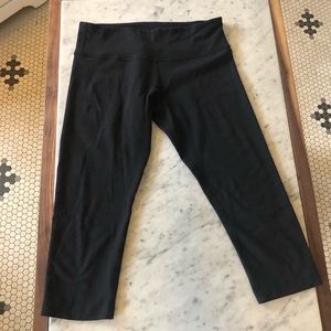 Lululemon black crop leggings size 8